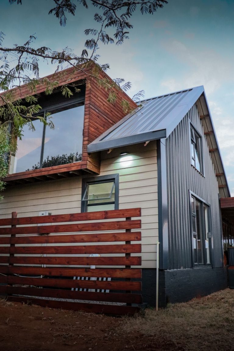 Green Block Timber Home (1)
